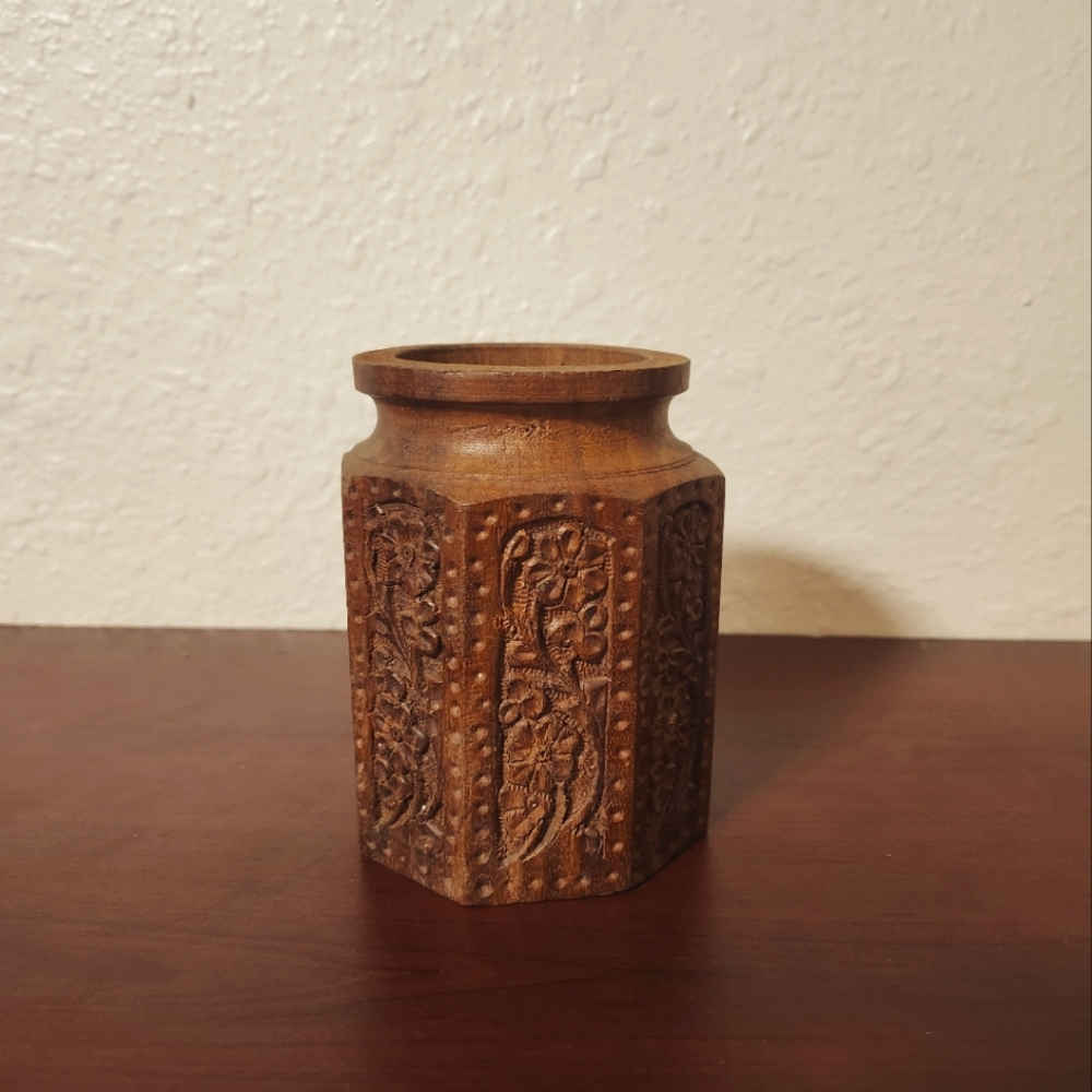 Lovely wood carved vase - NO BRAND